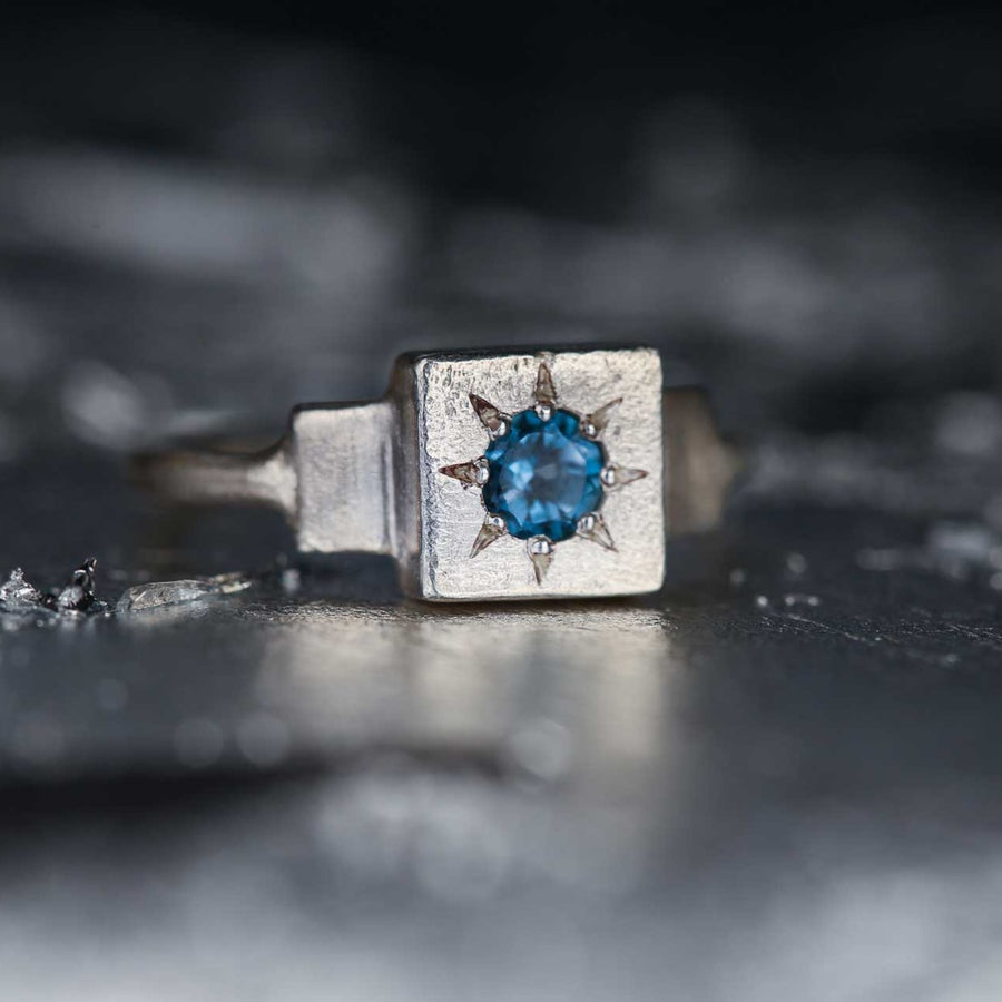 DAWN Signet Ring with Round London Blue Topaz Silver