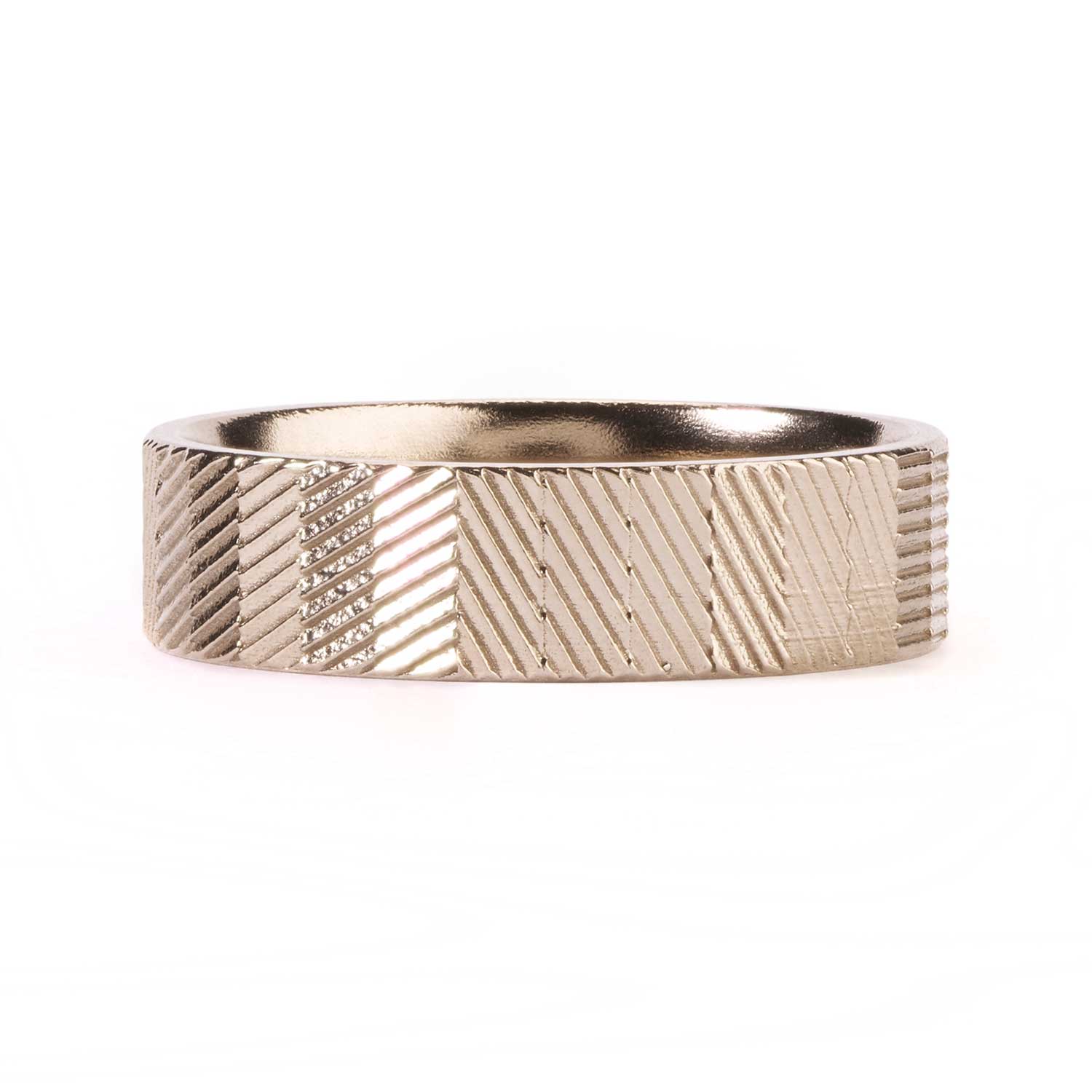 Jo Hayes Ward at E.C.One London CONTOUR mixed 6mm Band Warm White Gold