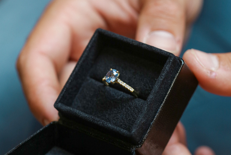 Buying the Perfect Engagement Ring: 10 Essential Tips for Proposing