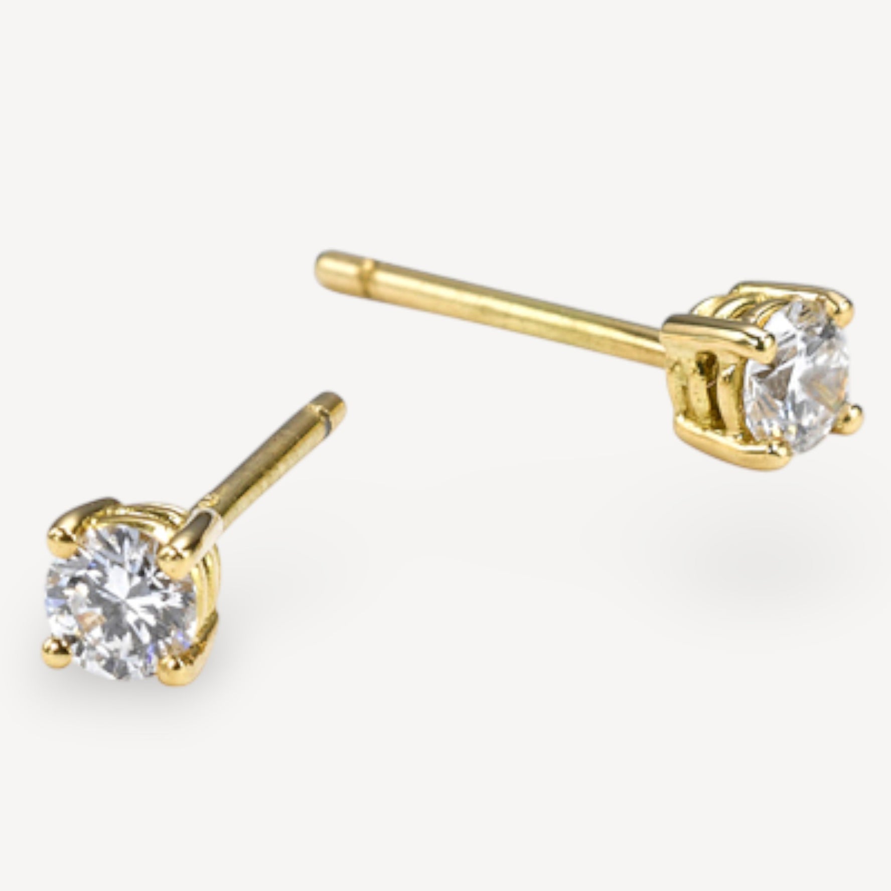 0.80ct 4-Claw Set Diamond Studs Yellow Gold