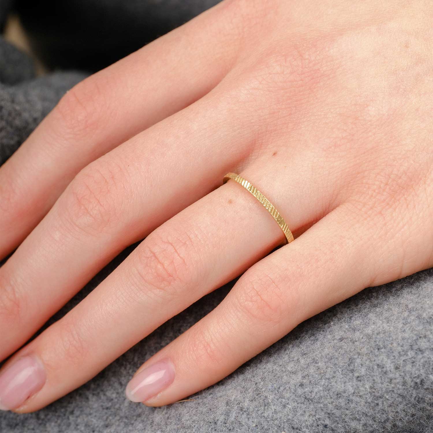 Jo Hayes Ward CONTOUR mixed 1.5mm Band Yellow Gold at E.C.One London