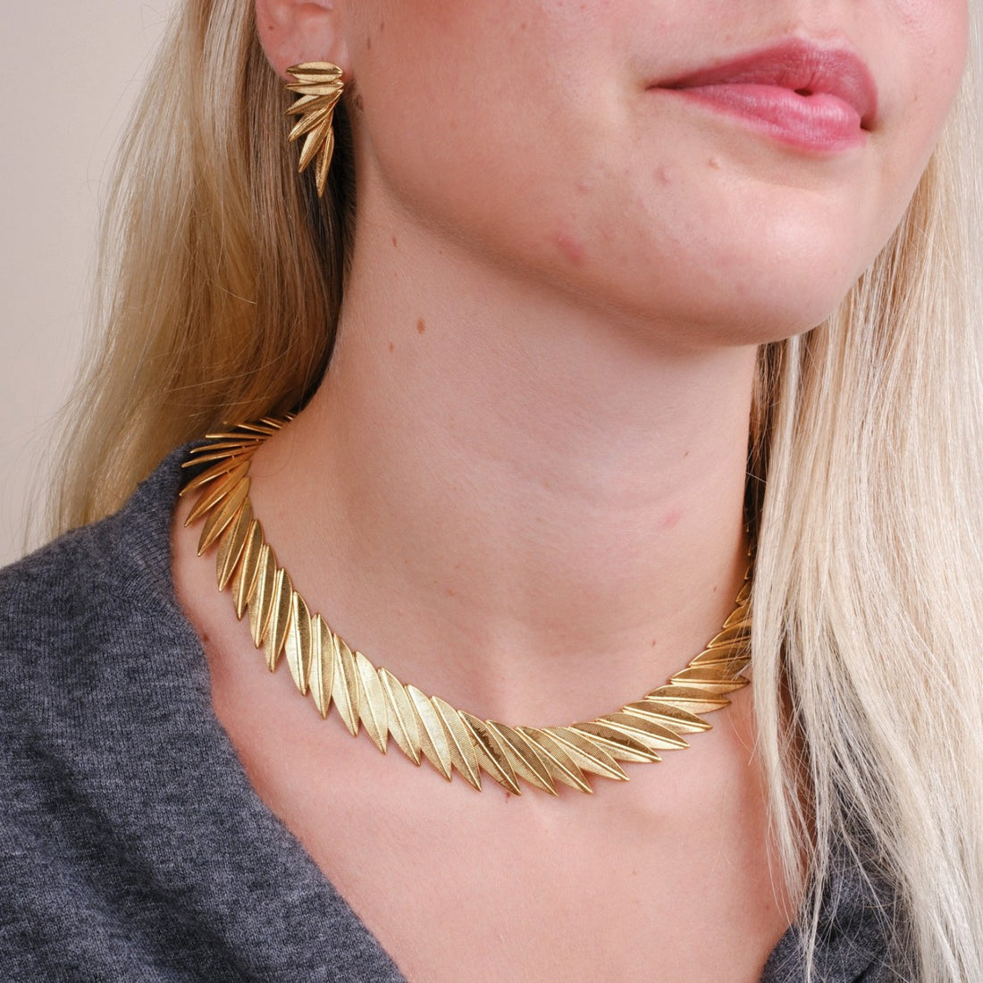 Phoenix Contour Collar Gold Plated