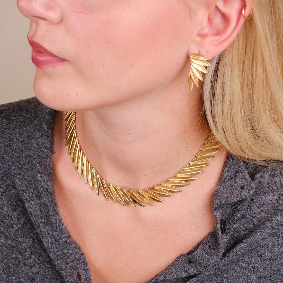 Phoenix Contour Collar Gold Plated