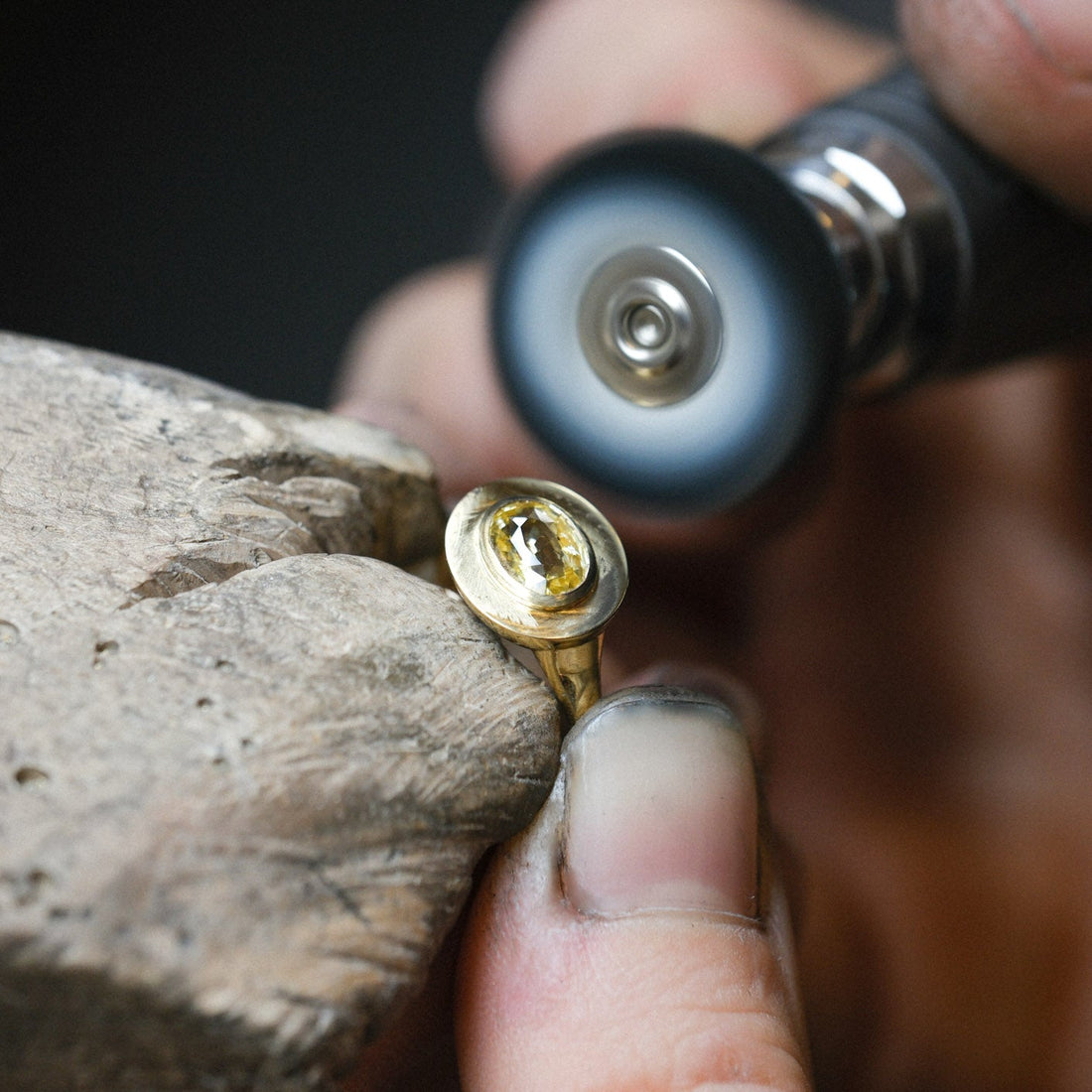 FRAME Gold Oval Yellow Sapphire Ring