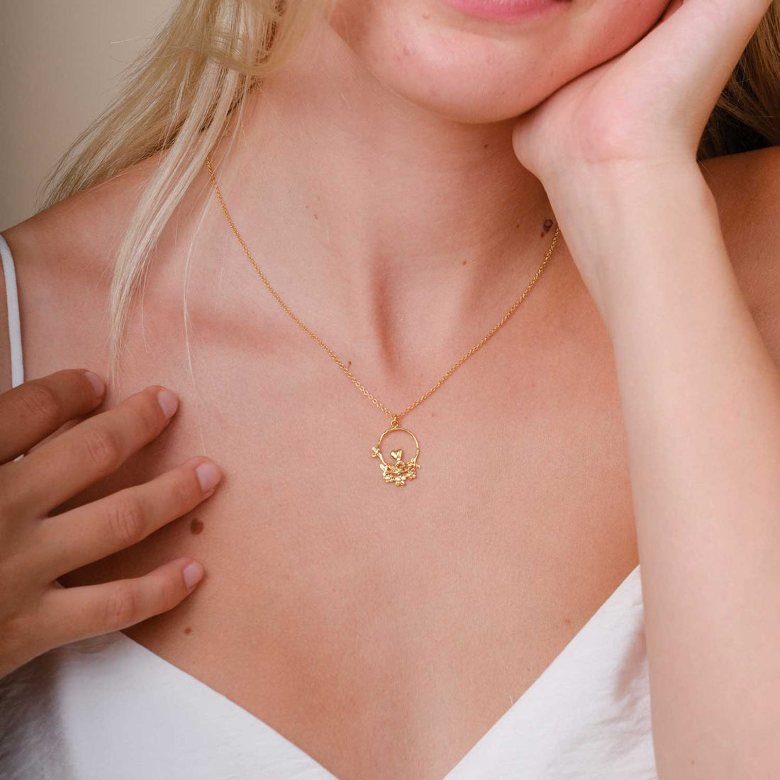 EXCLUSIVE: 40th Anniversary Posy Heart Loop Necklace Gold Plate by Alex Monroe for E.C.One London