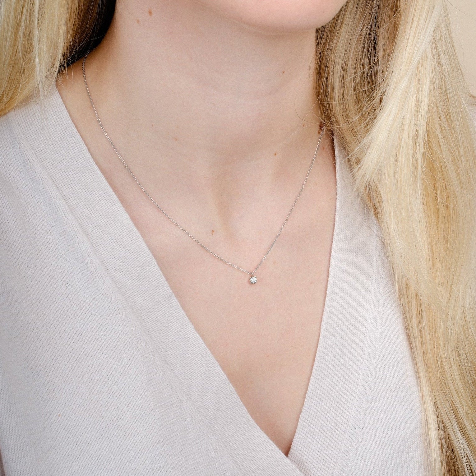 FRAME Little Claw-Set Diamond in Square Pendant White Gold