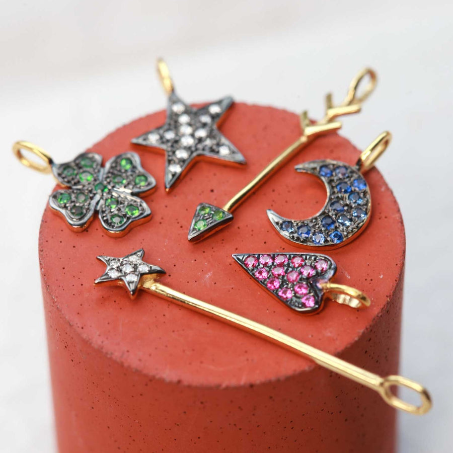 Fotini Psarouli Gold tsavorite clover charm at EC One London