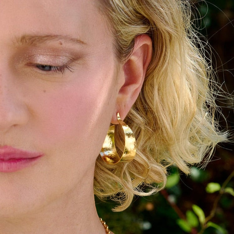 KOMOREBI Large Curl Hoop Earrings Gold Plated