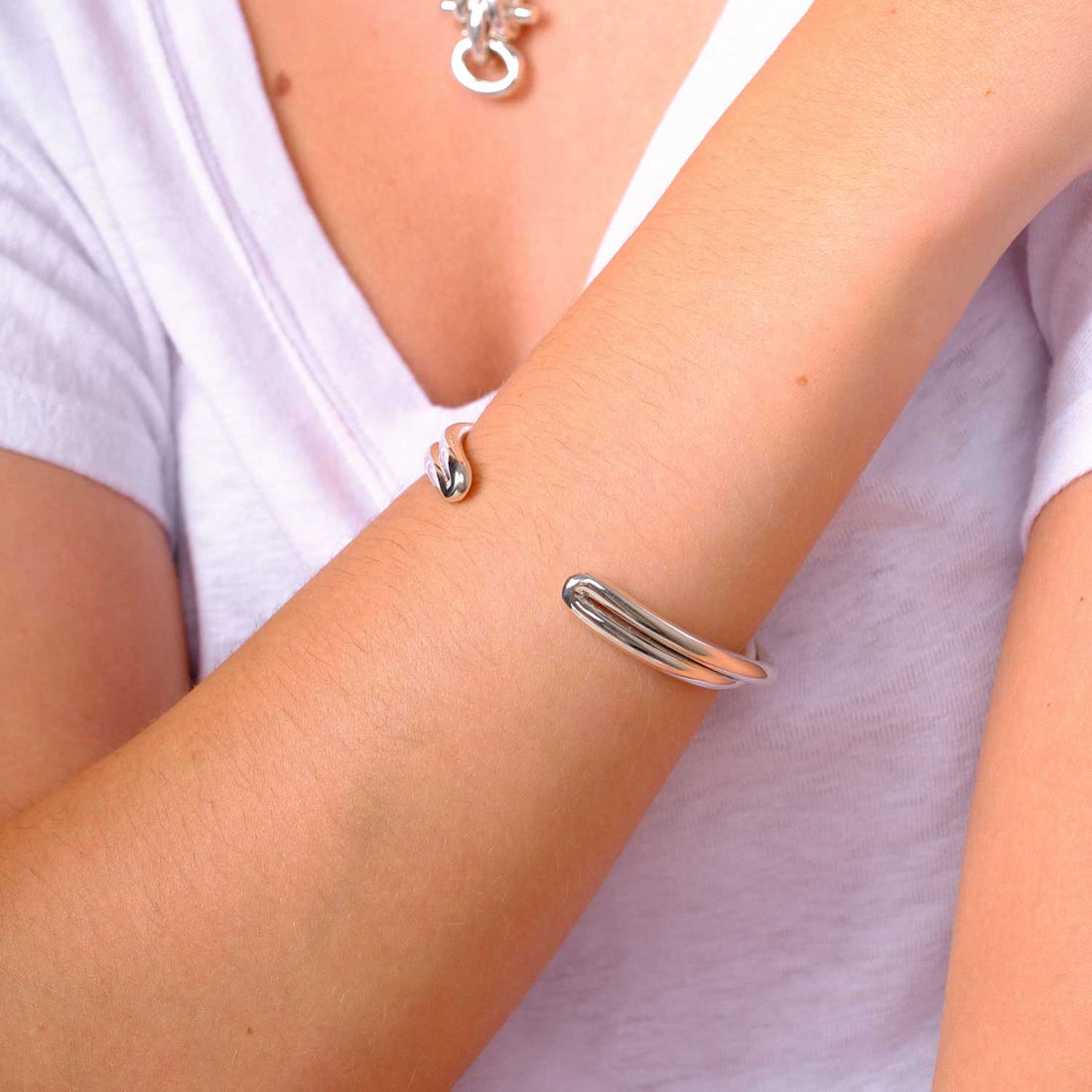 ESTHER Twist Cuff