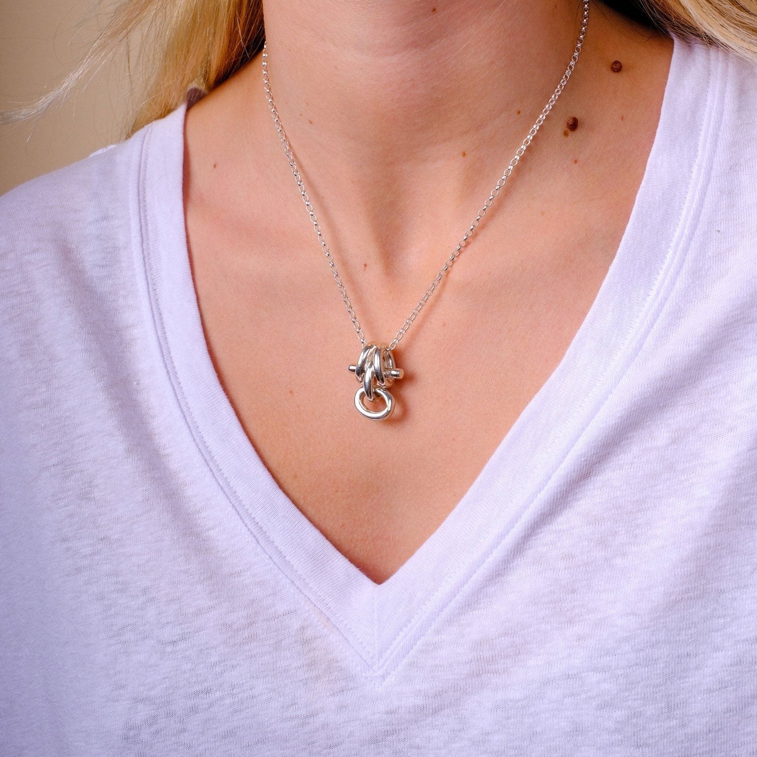 JULIA Cross Necklace Silver