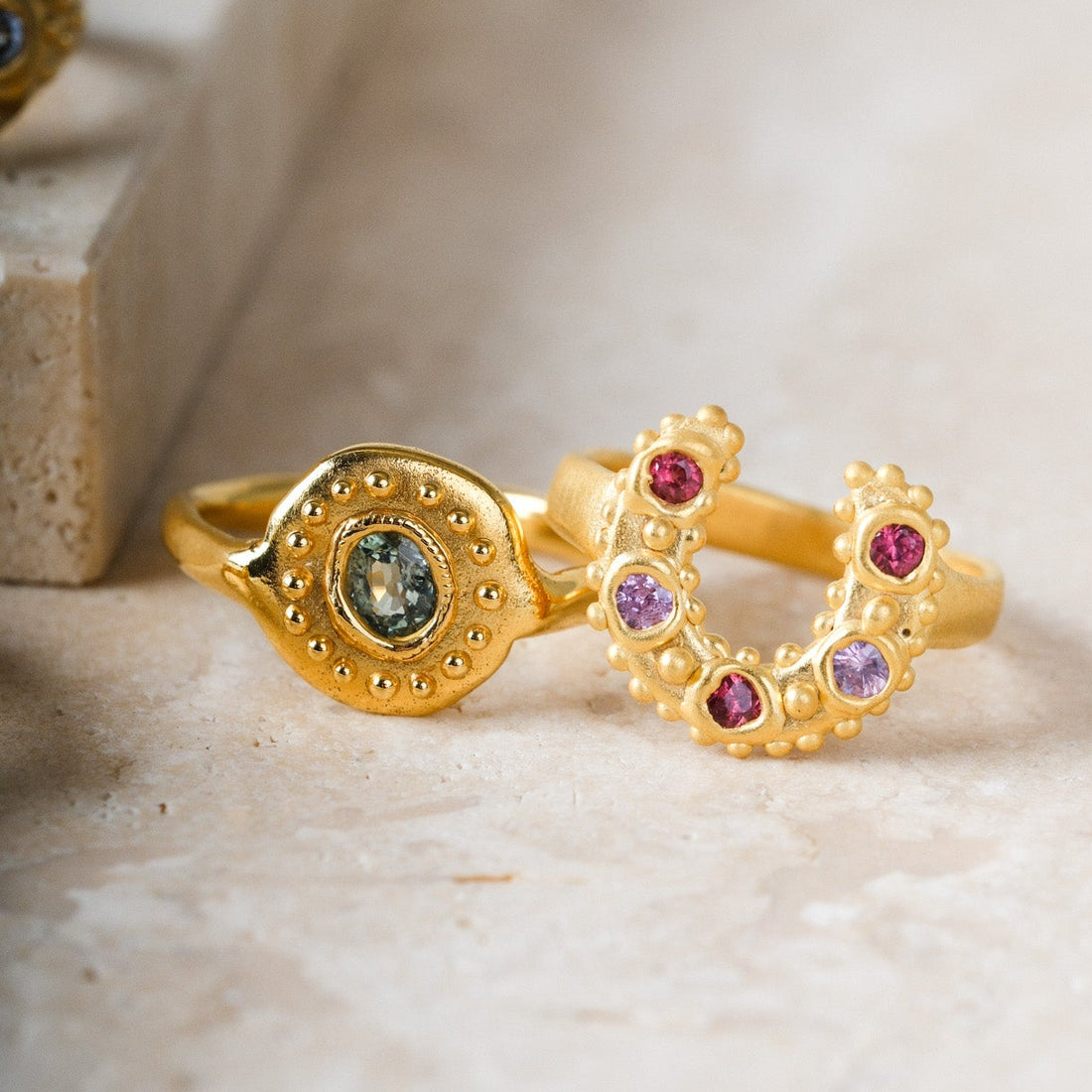 SUN RA Ring with Green Sapphire