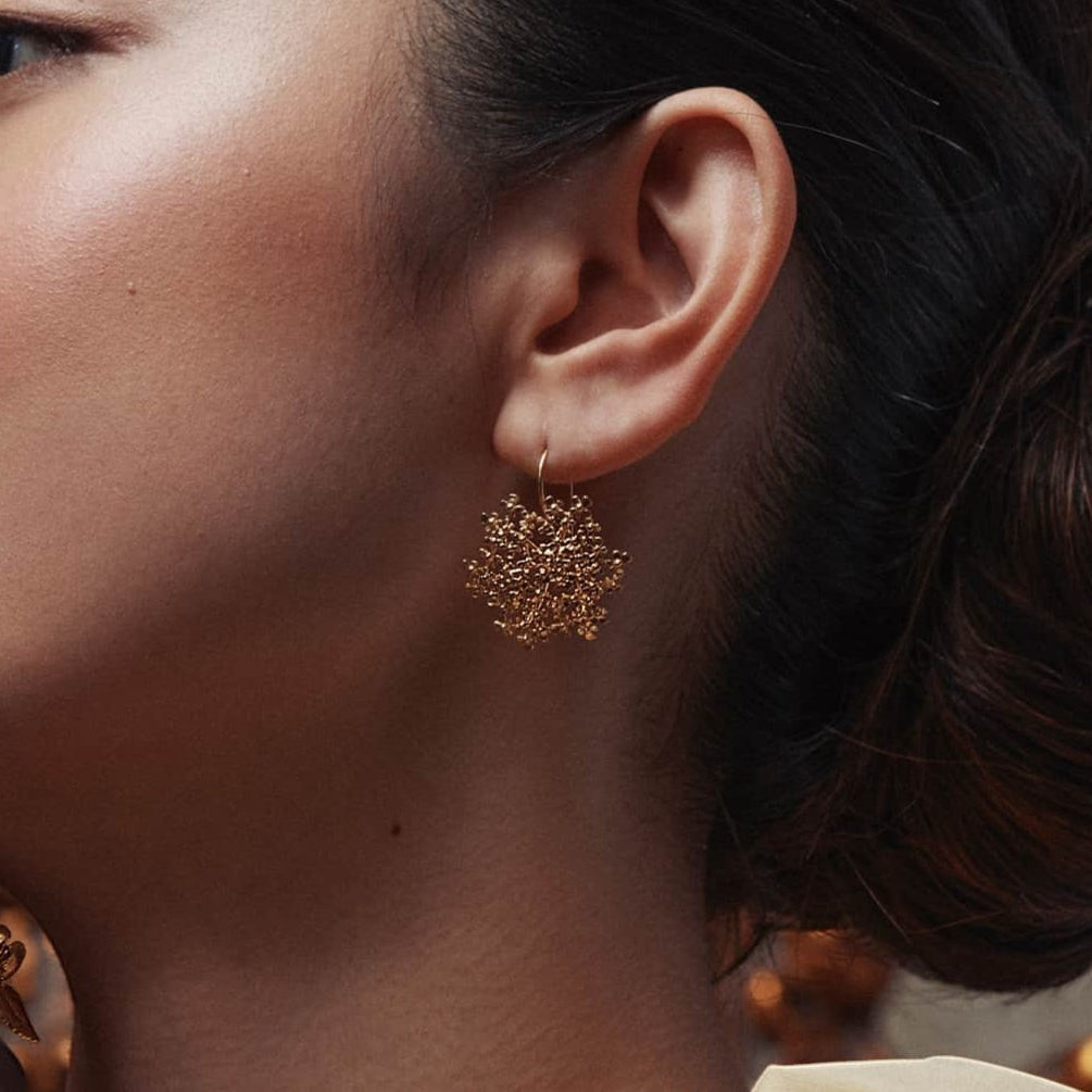 Alex Monroe at ethical jeweller E.C.One London Cow Parsley hook earrings