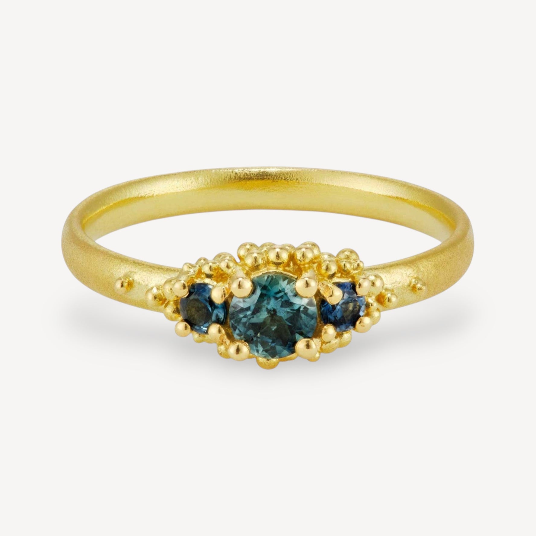 CLOSE CLUSTER Gold Ring with Teal Sapphires