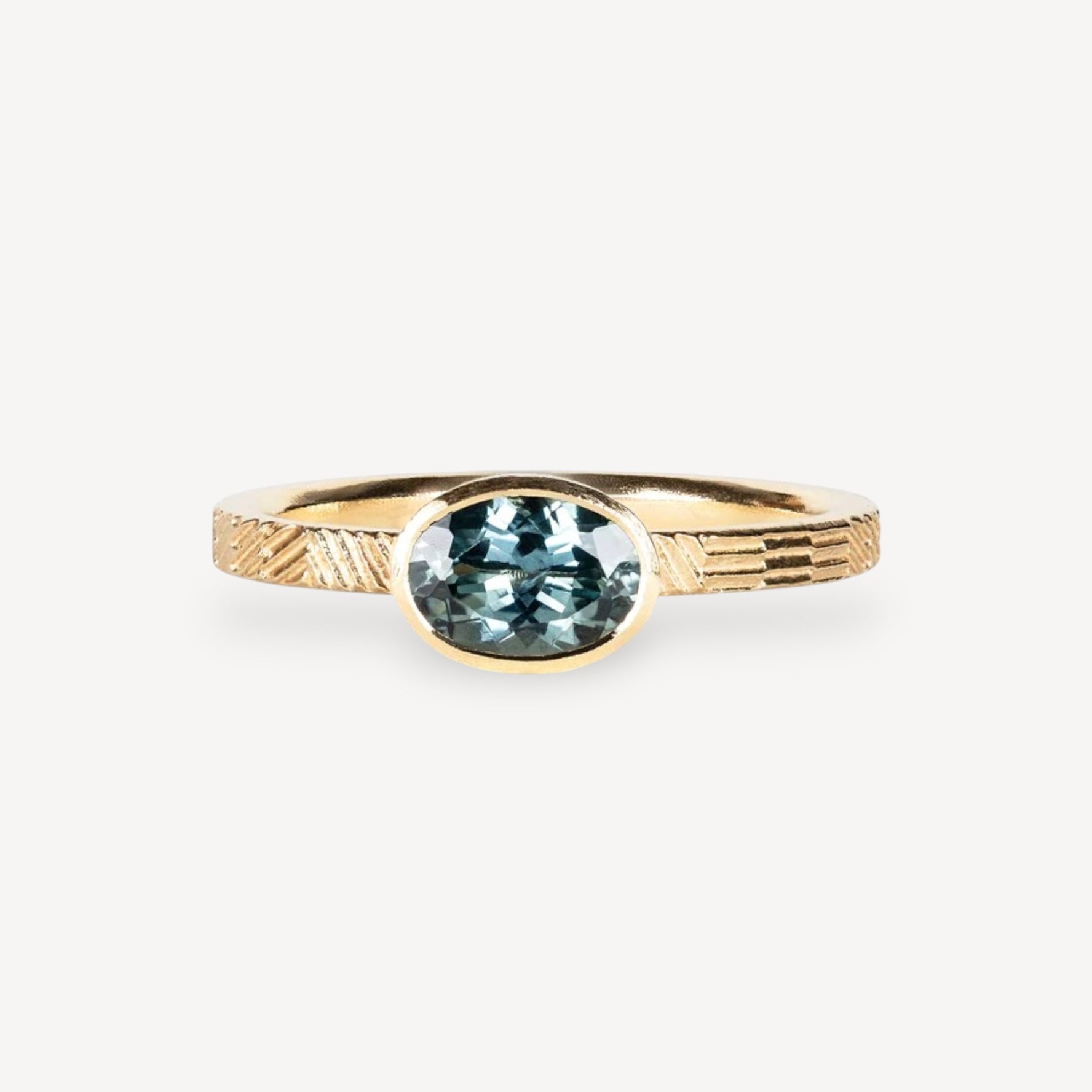 CONTOUR Band with Blue Sapphire Yellow Gold Ring