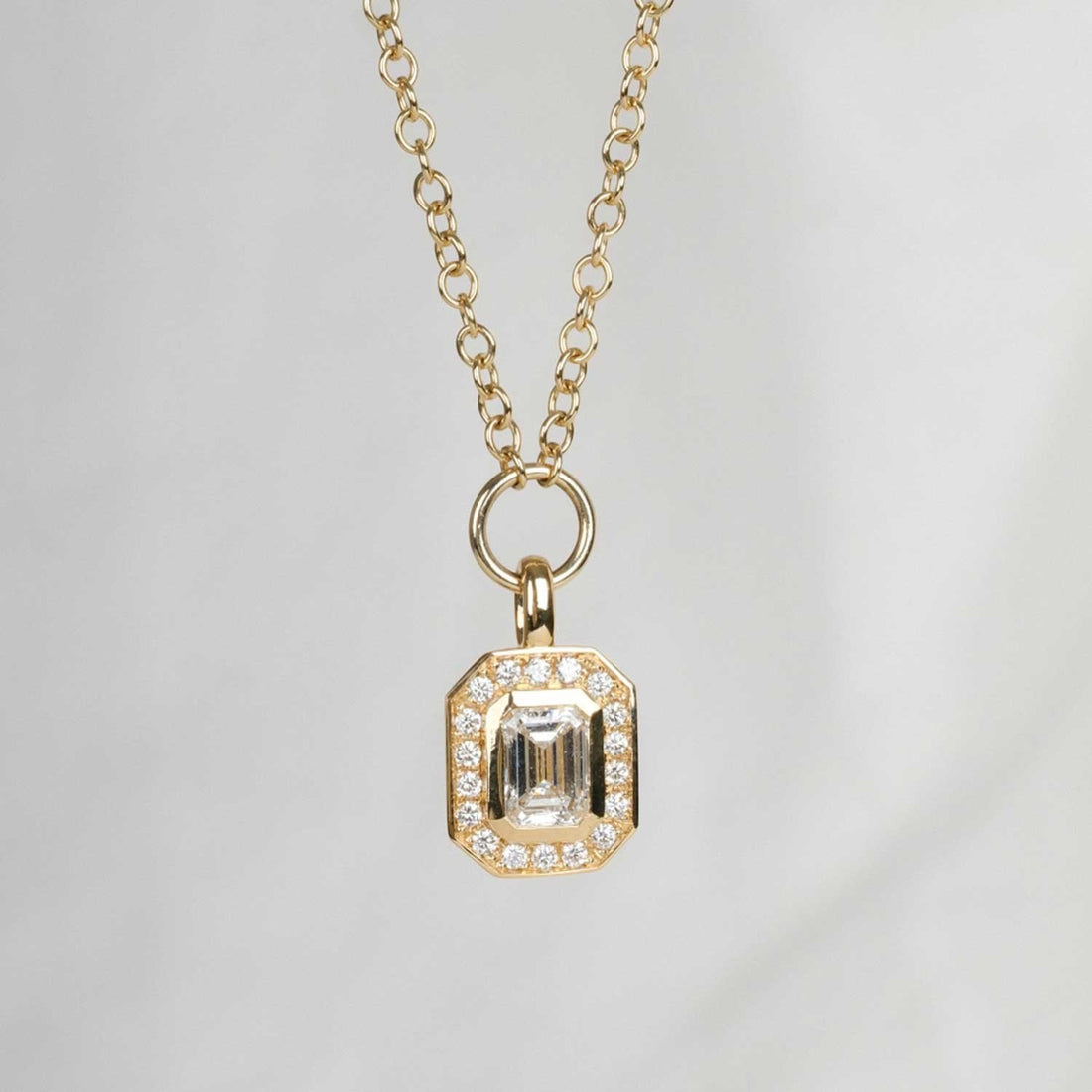 FRAME Large Framed Diamond Gold Necklace with Diamond Halo
