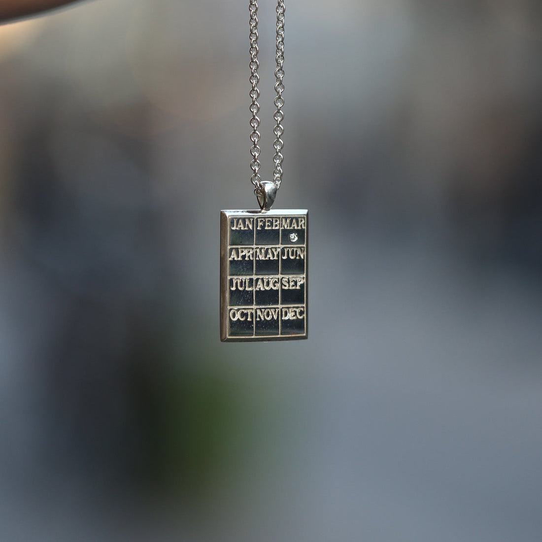 CALENDAR Necklace with Diamond in Silver