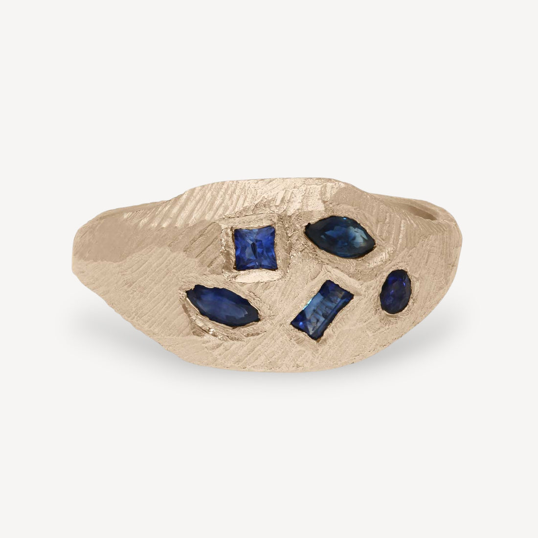SIGNET Tapered Gold Ring with 5 Blue Sapphires