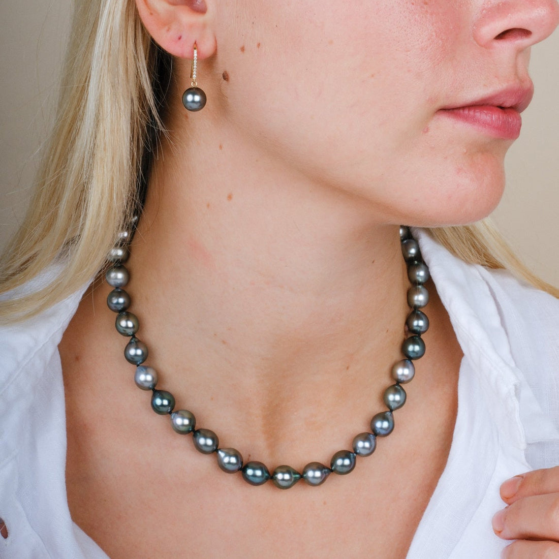 Tahitian Pearl Necklace with Gold Catch