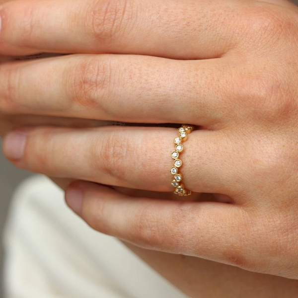 Ungar and Ungar Zig Zag Round Diamond Eternity Wedding Gold Ring at EC One London