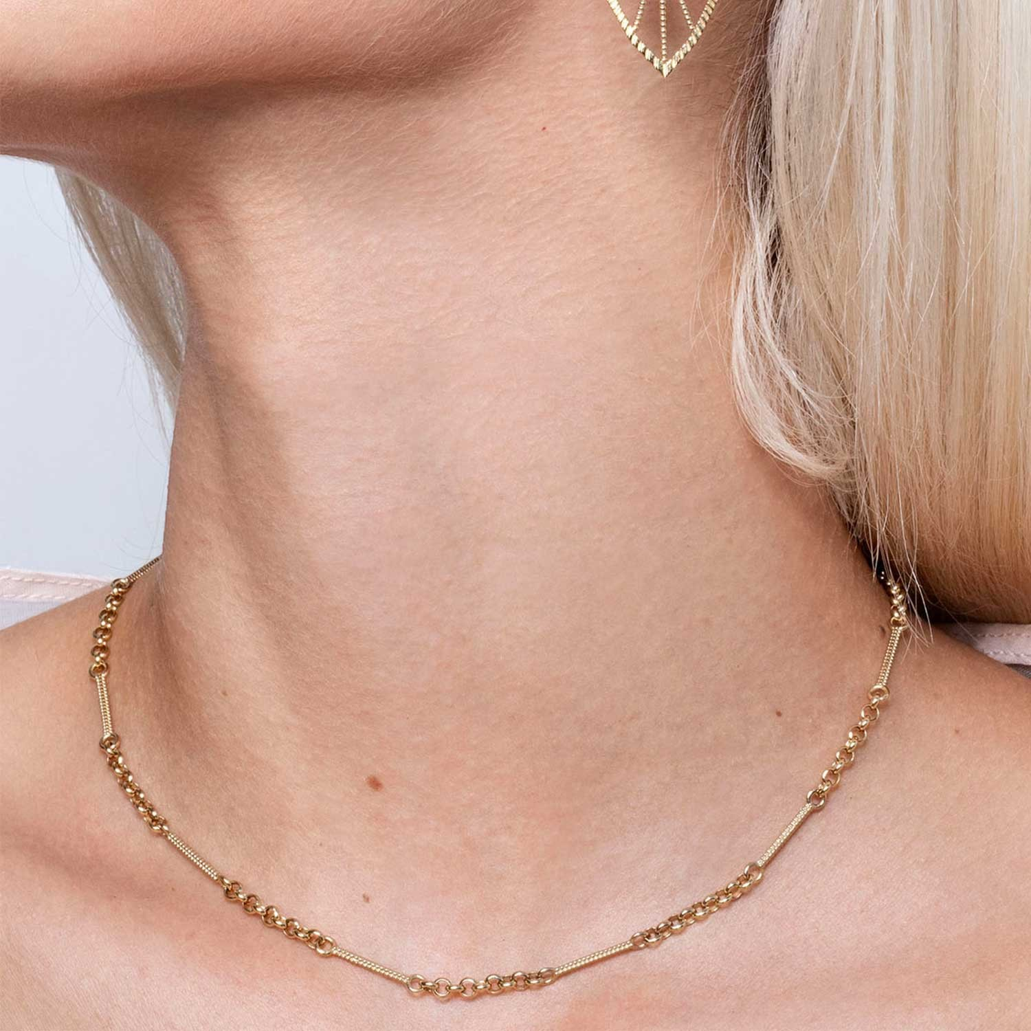 Zoe and Morgan at E.C. One London POPPY Necklace Gold Plated