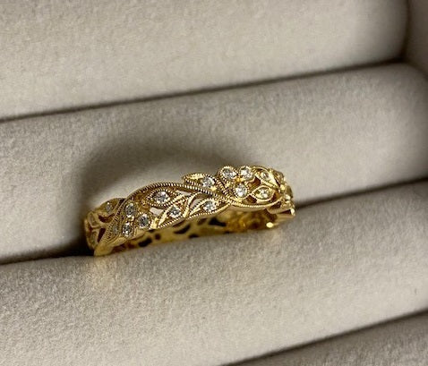 Medium Leaf & Flower Gold and Diamond Ring