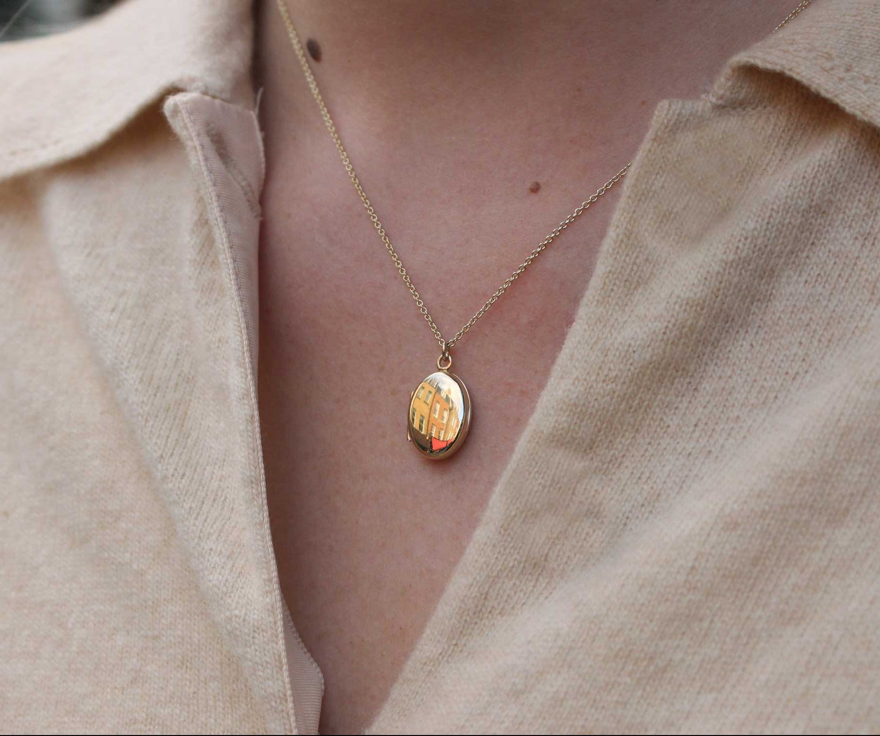 EC One Necklace Traditional Little Oval Gold Locket Necklace