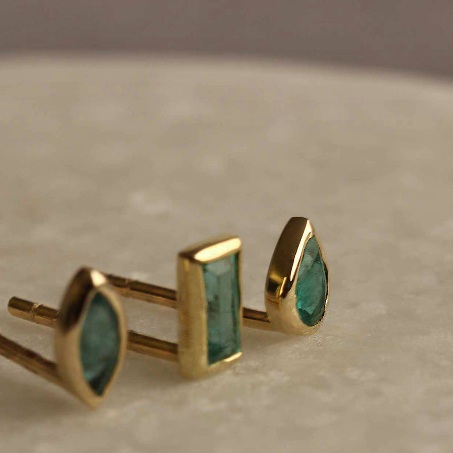EC One Metier Emerald Baguette Gold Stud Earrings Pair