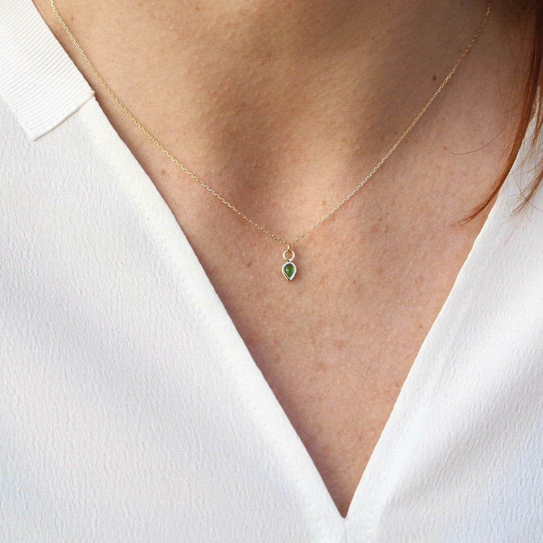 EC One Metier Pear Shape Emerald Gold Necklace