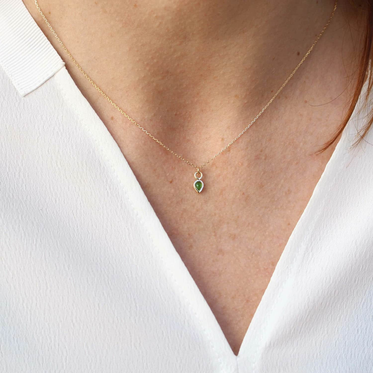 EC One Metier Pear Shape Emerald Gold Necklace